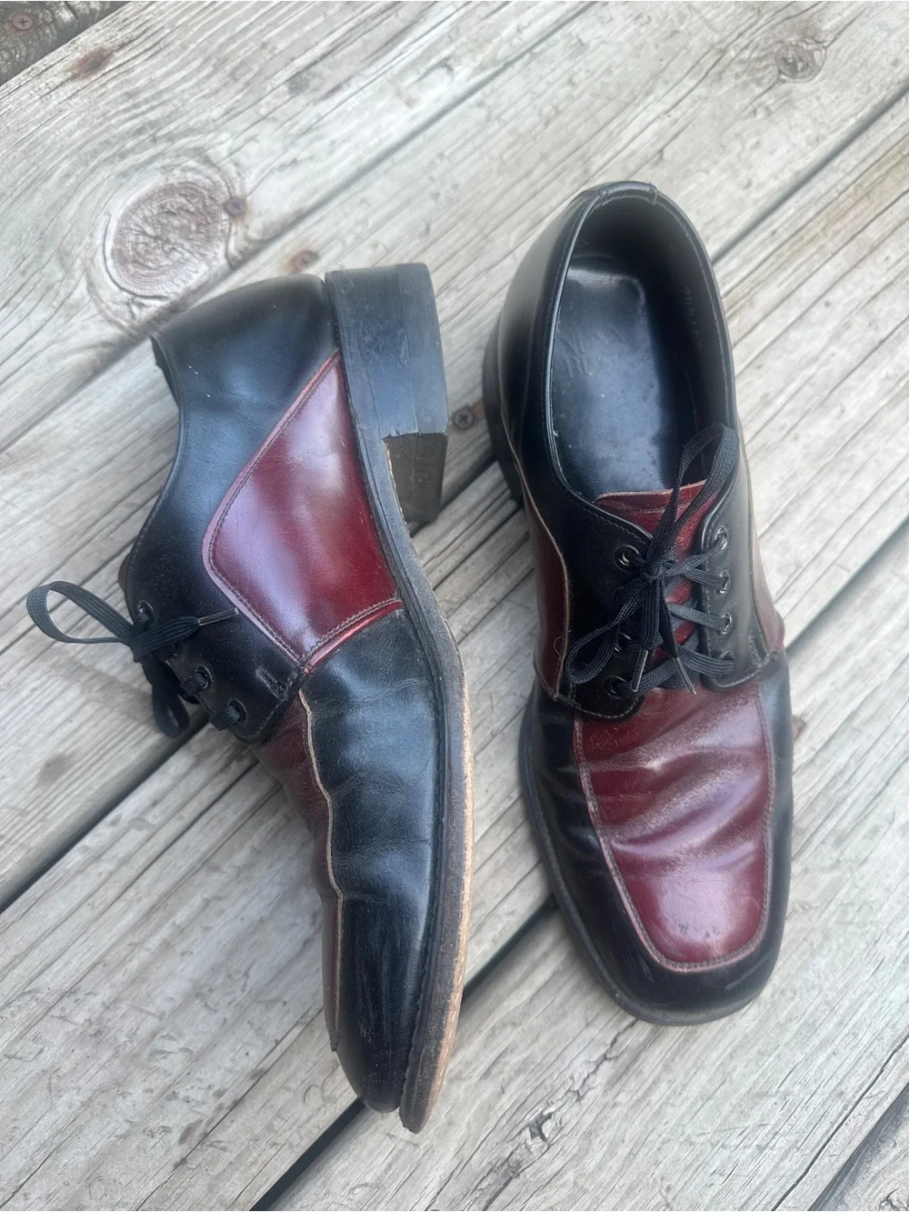 Nunn  Bush Black & burgundy/oxblood lace up oxfords, Size 8 D